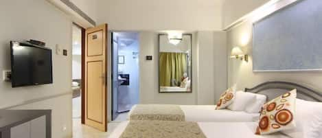 2 Bedroom Suite | Egyptian cotton sheets, premium bedding, Select Comfort beds, minibar