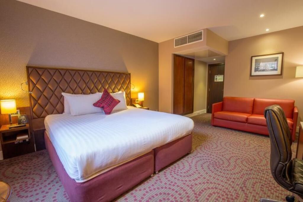 Egyptian cotton sheets, premium bedding, in-room safe, blackout curtains