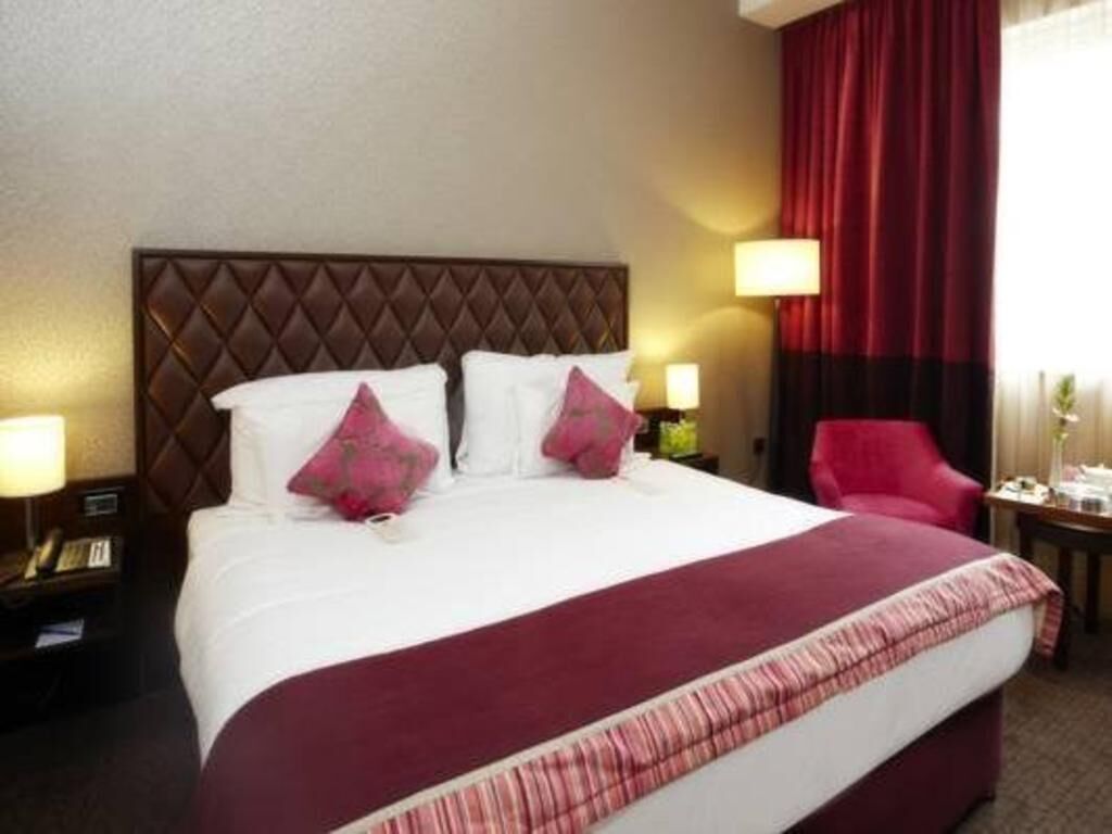 Egyptian cotton sheets, premium bedding, in-room safe, blackout curtains