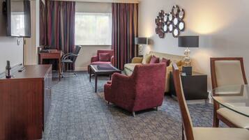 Suite | Safe på rommet, skrivebord og skrivebord for bærbar PC