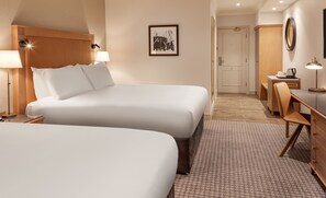 In-room safe, desk, laptop workspace, free WiFi - Forest Pines Spa & Golf Resort (Brigg)