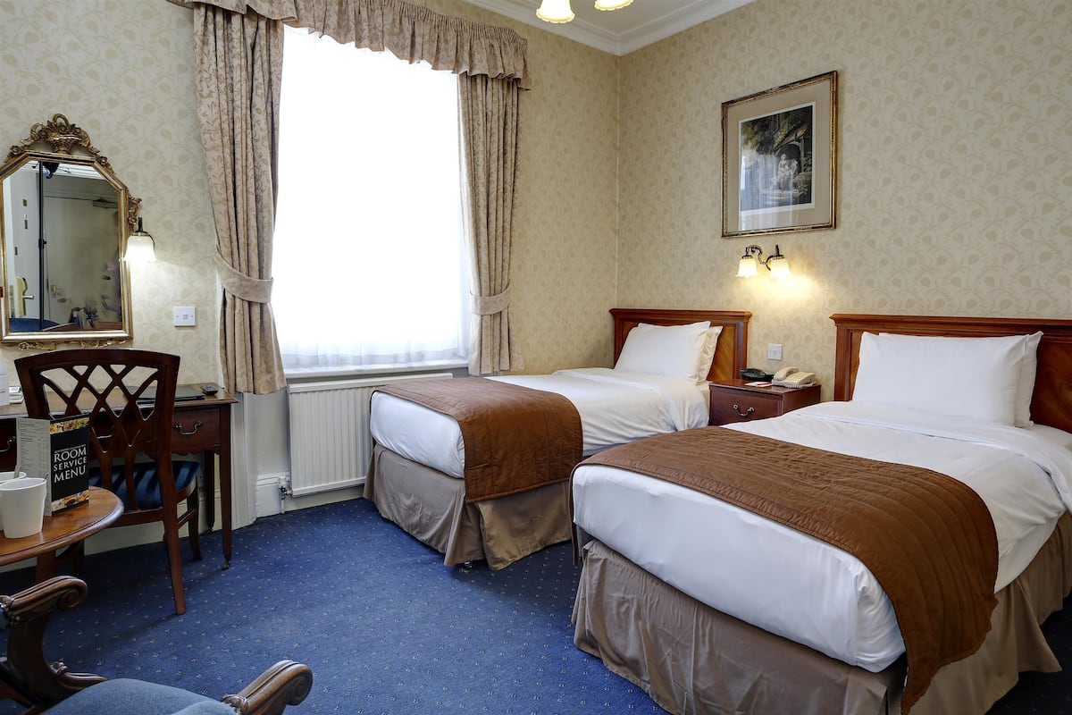 In-room safe, individually decorated, desk, iron/ironing board