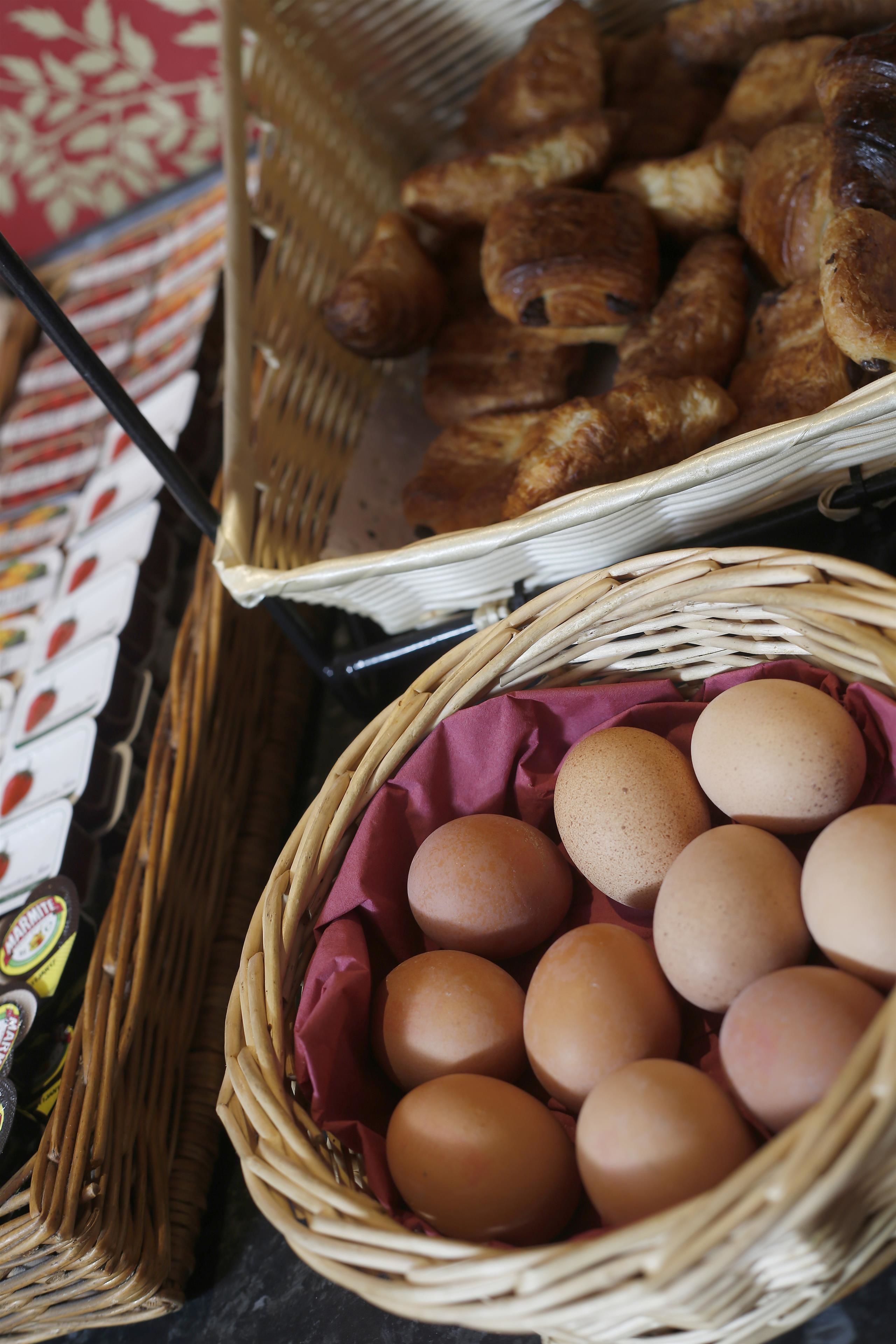 daily english breakfast (gbp 12.95 per person)