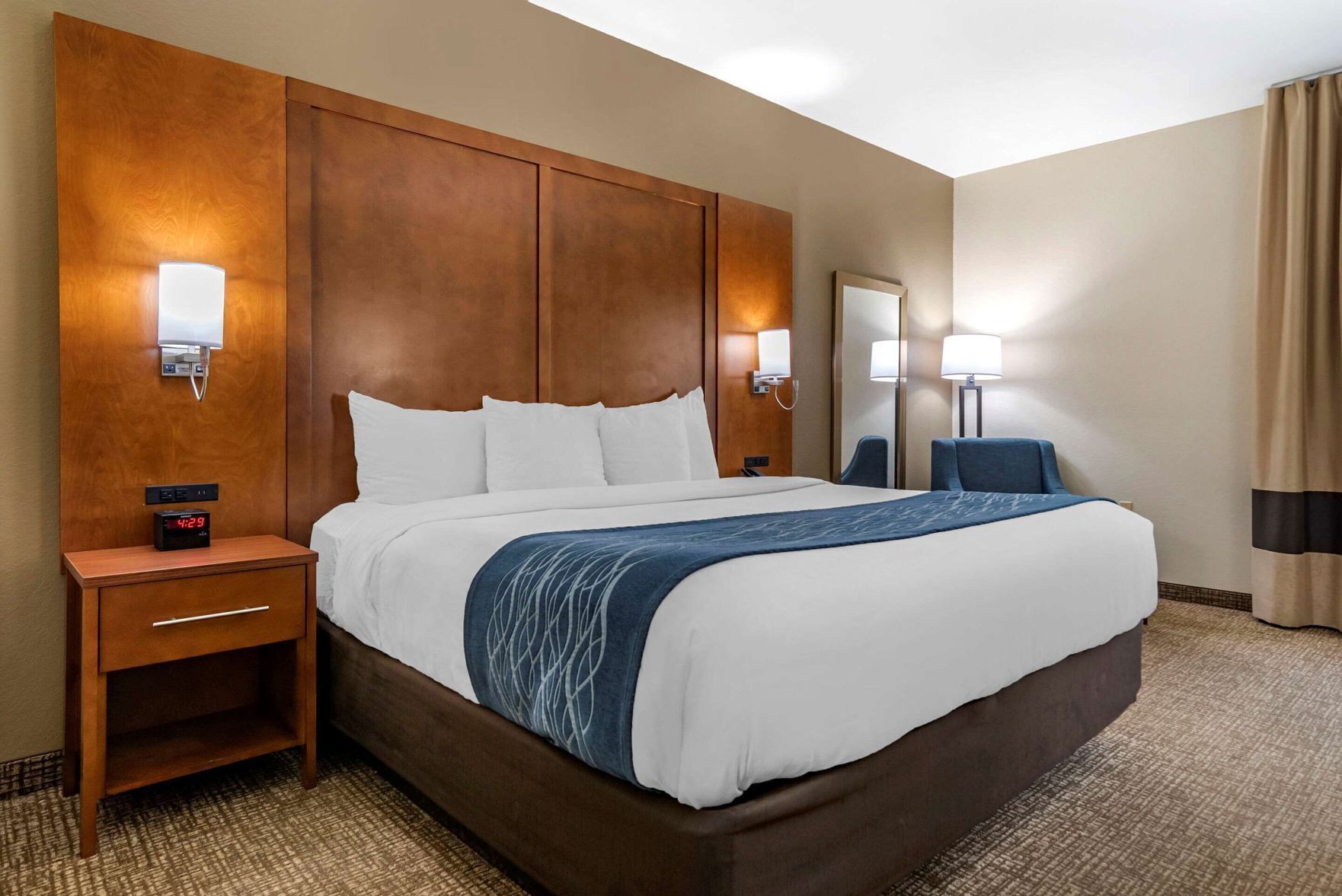 Down comforters, pillowtop beds, desk, laptop workspace