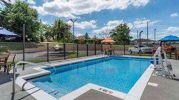 Piscina a l'aire lliure de temporada