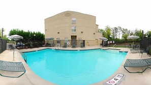 Seasonal outdoor pool, sun loungers