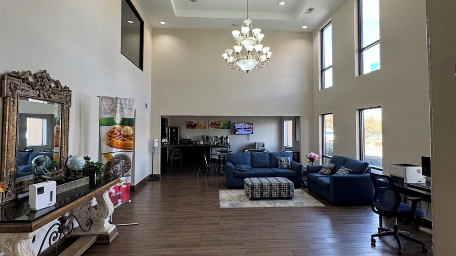 Quality Inn & Suites Pine Bluff