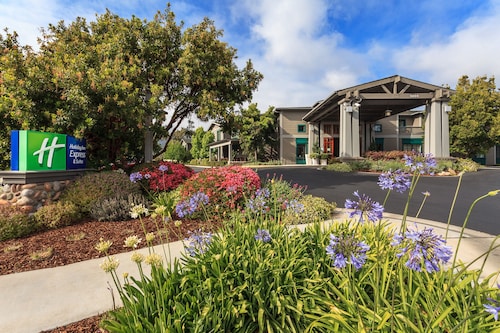 Holiday Inn Express & Suites Carpinteria by IHG