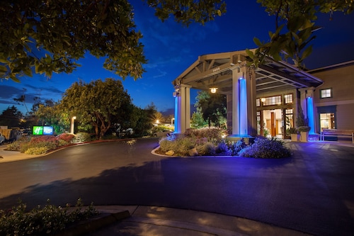 Holiday Inn Express & Suites Carpinteria by IHG