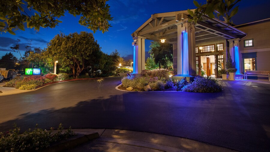 Holiday Inn Express & Suites Carpinteria by IHG