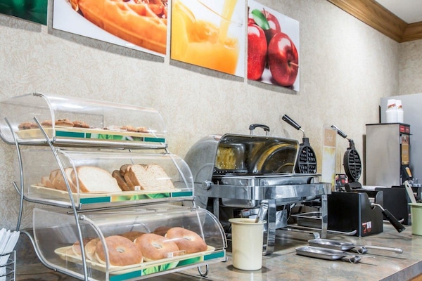 Free on-the-go breakfast