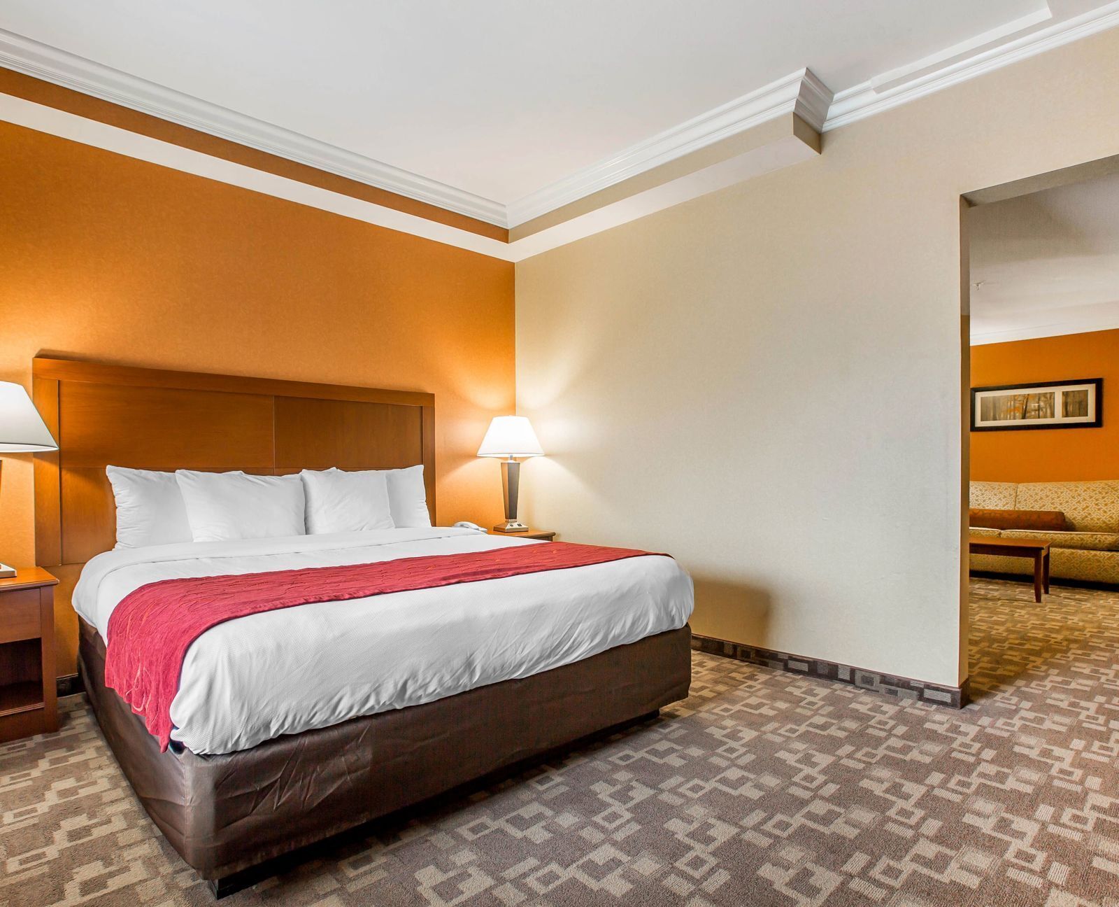 Roupas de cama premium, cofres nos quartos, escrivaninha