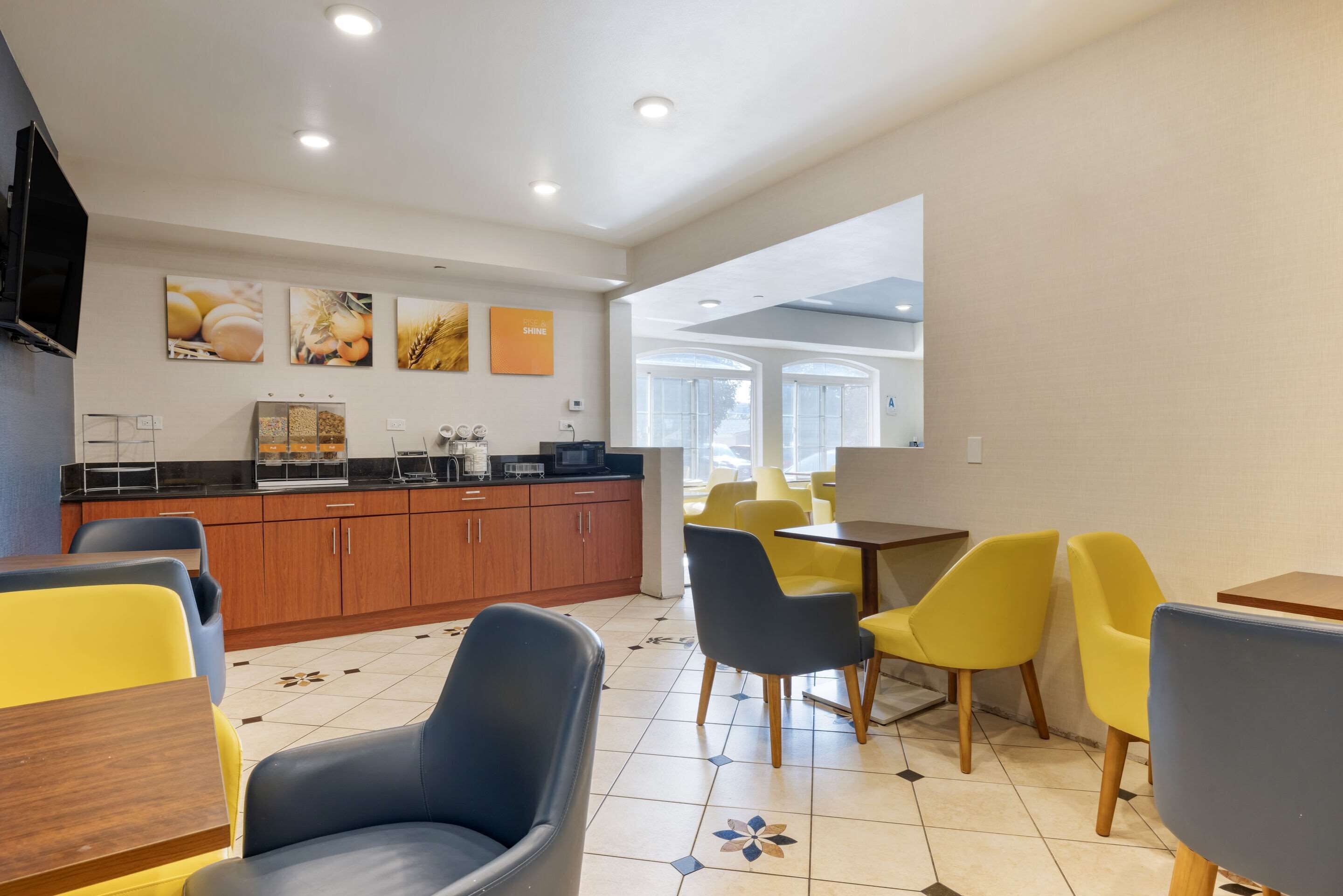 free daily on-the-go breakfast