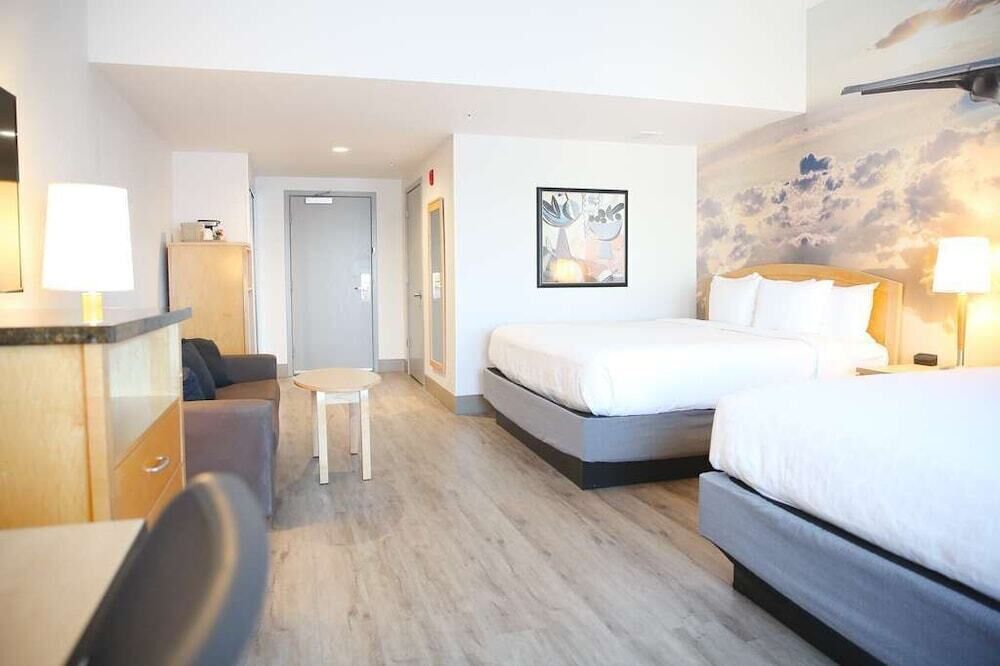 Premium bedding, down duvets, Select Comfort beds