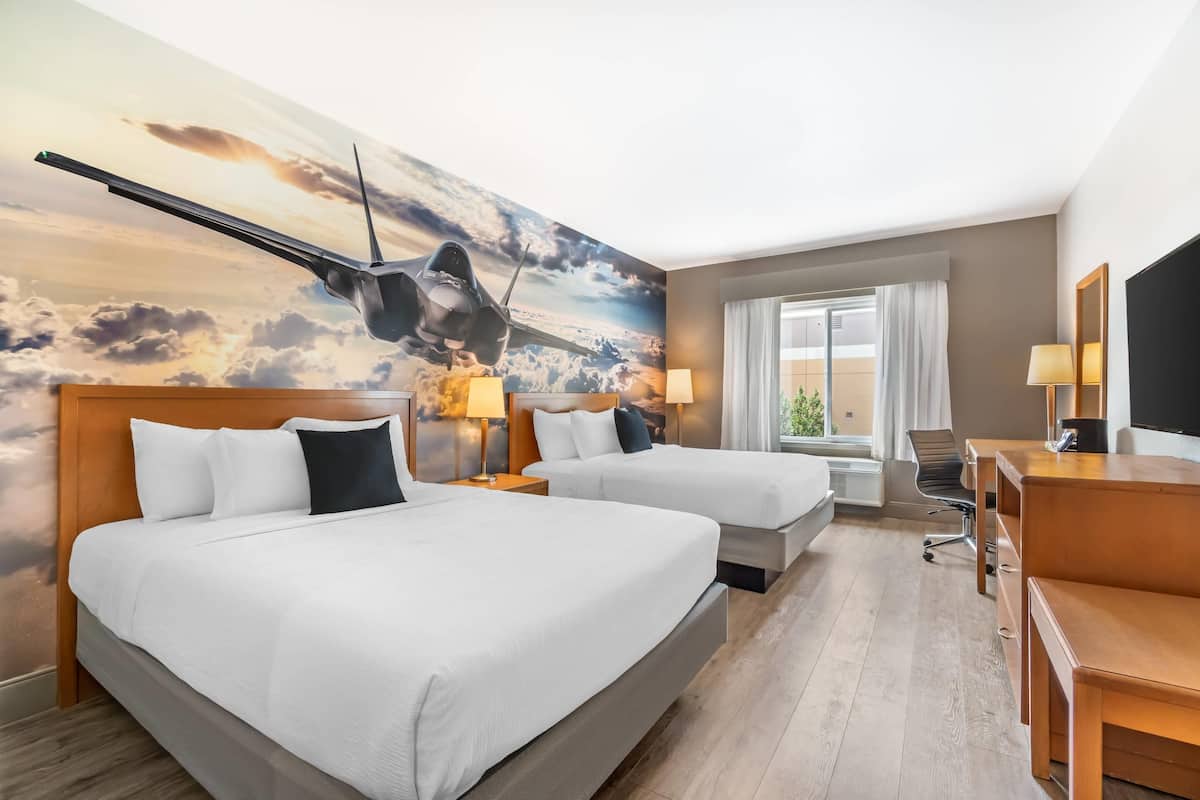 Chambre Standard, 2 grands lits, non-fumeurs | Literie de qualité supérieure, couette en duvet d'oie