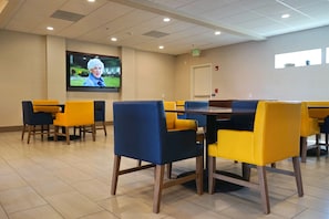 Free daily continental breakfast