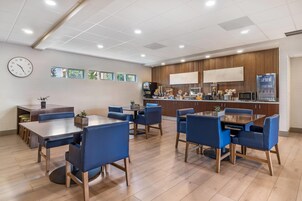 Free daily continental breakfast