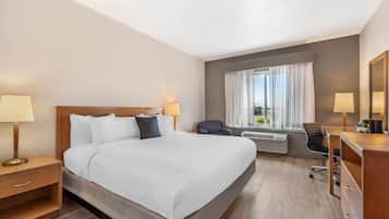 Quarto standard, 1 cama King, para não fumantes | Roupas de cama premium, edredons de pluma, camas Select Comfort