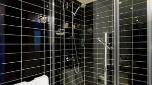 Unclassified image, 5 of 58, button - Holiday Inn Express London - Vauxhall Nine Elms by IHG (London)