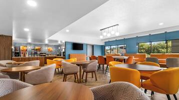 Sudah termasuk sarapan prasmanan setiap hari