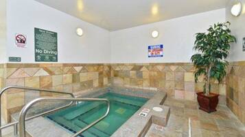 Indoor spa tub