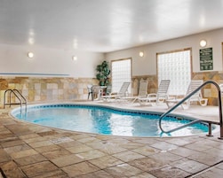 Indoor pool, sun loungers