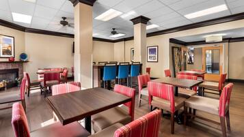 Café da manhã continental grátis todos os dias