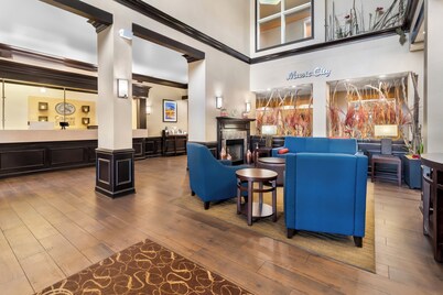 Comfort Suites At Rivergate Mall
