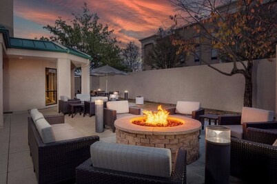 Courtyard by Marriott Dayton North