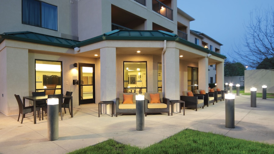 Courtyard by Marriott Dayton North