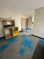 Studio Suite, 1 King Bed, Non Smoking | Desk, iron/ironing board, free WiFi, bed sheets