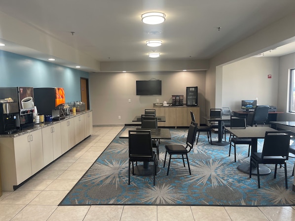 Petit déjeuner complet compris tous les jours