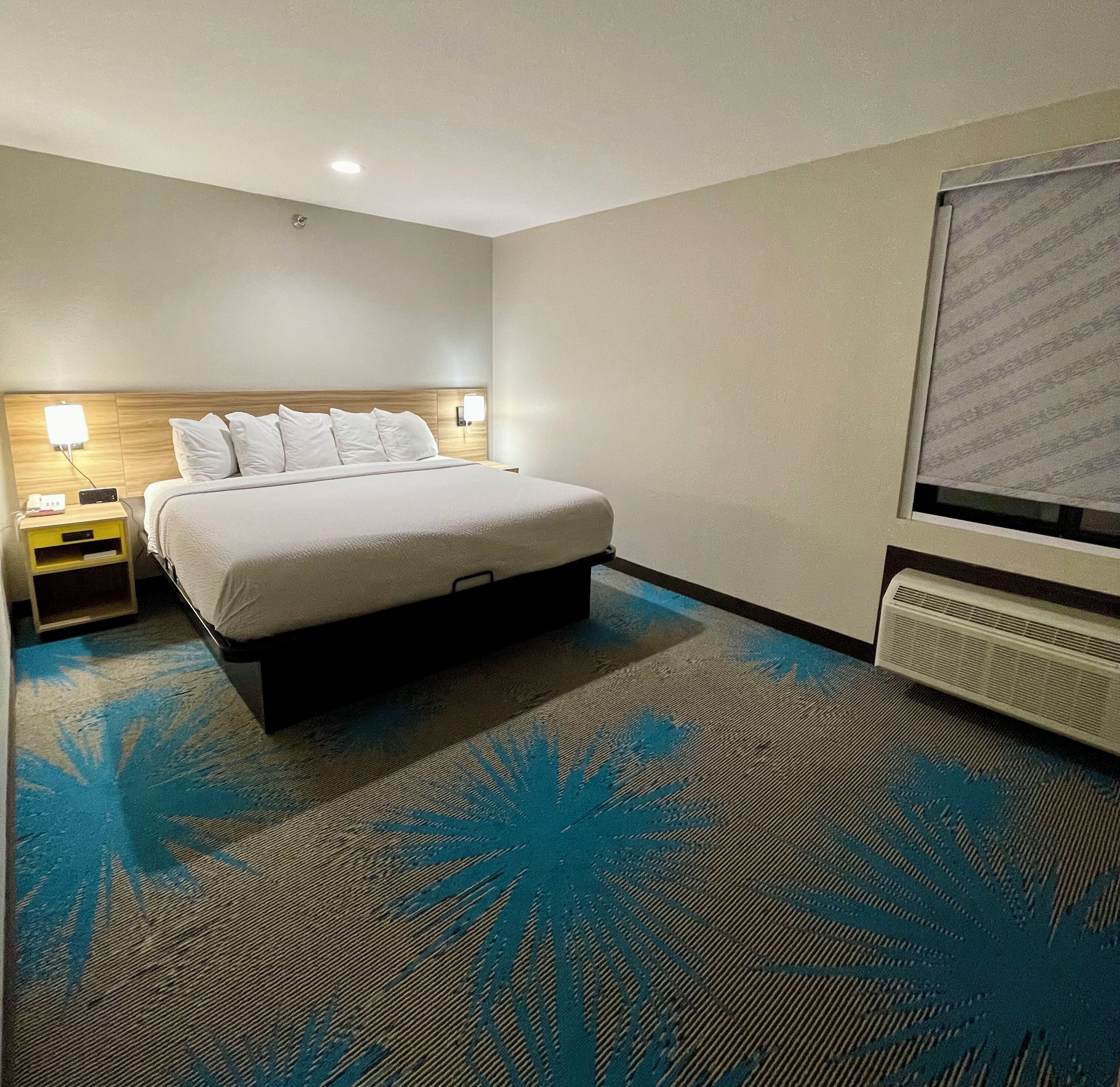 Studio Suite, 1 King Bed, Non Smoking | Desk, iron/ironing board, free WiFi, bed sheets