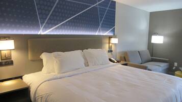 Standard Room, 1 King Bed, Non Smoking | Desk, iron/ironing board, free WiFi, alarm clocks