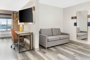 مكتب ومكواة/لوح كي وواي فاي مجانًا ومُنبهات