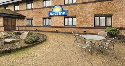 Days Inn by Wyndham Abington M74