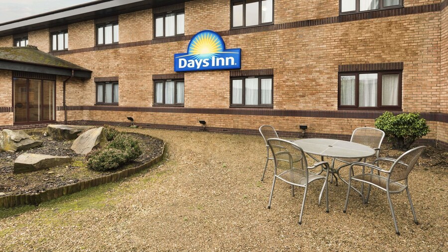 Days Inn by Wyndham Abington M74