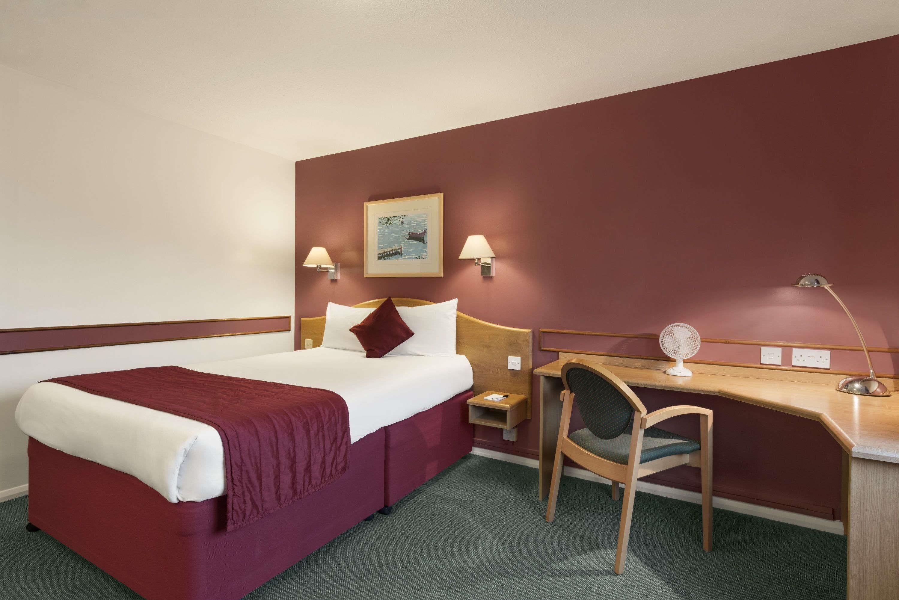 room, 2 single beds, accessible, non smoking (mobility) | desk, iron/ironing board, free wifi, bed sheets