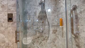 Double Room | Bathroom shower