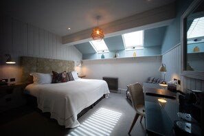 客房 | 埃及棉床单、高档床上用品、记忆海绵床垫、迷你吧