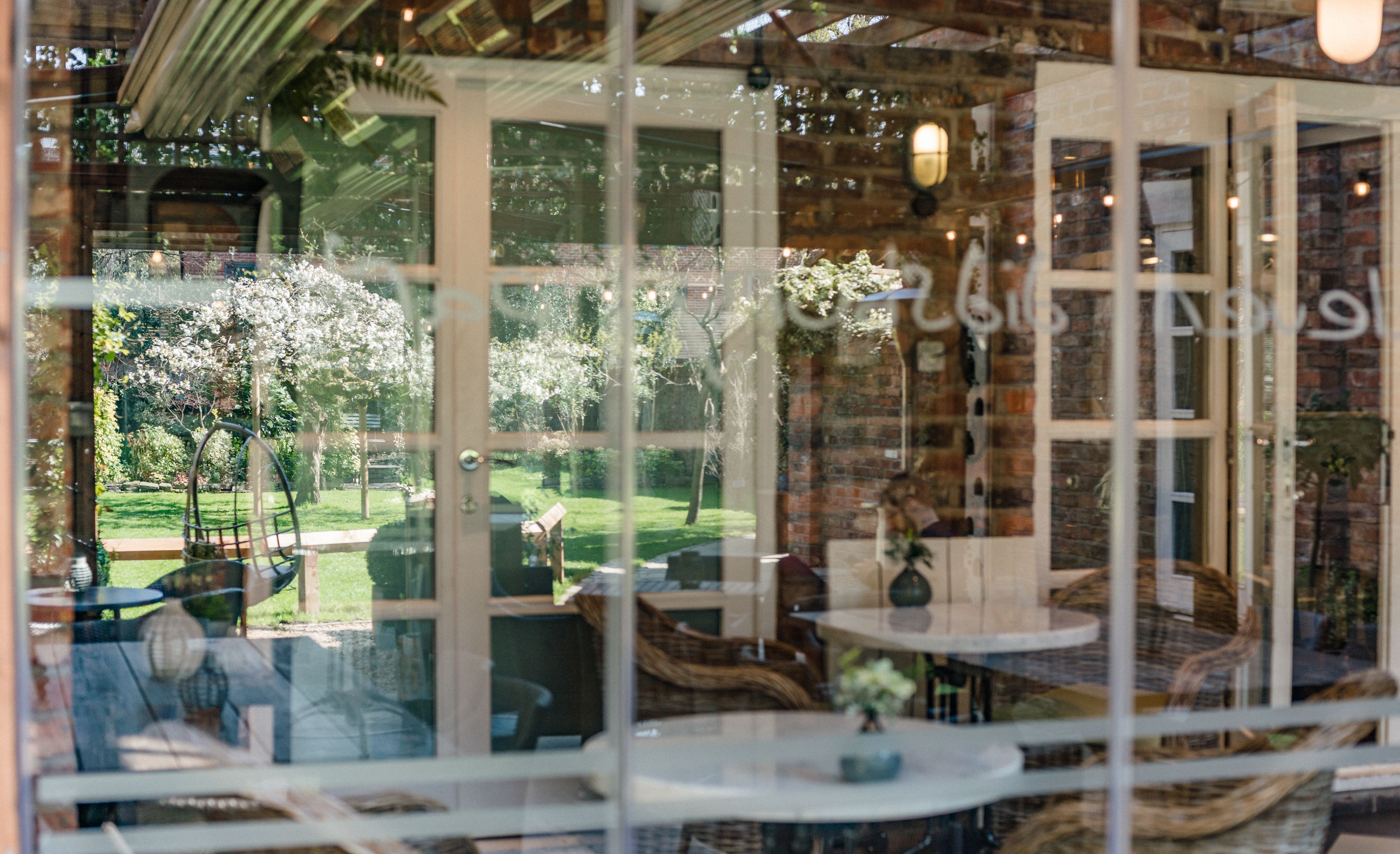 daily full breakfast (gbp 19.50 per person)