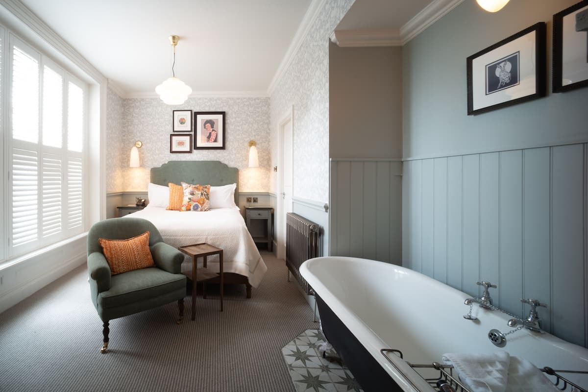 cosy room | egyptian cotton sheets, premium bedding, memory-foam beds, minibar