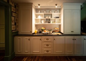 Daily full breakfast (GBP 19.50 per person)