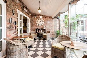 Daily full breakfast (GBP 19.50 per person)