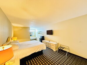 Room, 1 King Bed, Smoking