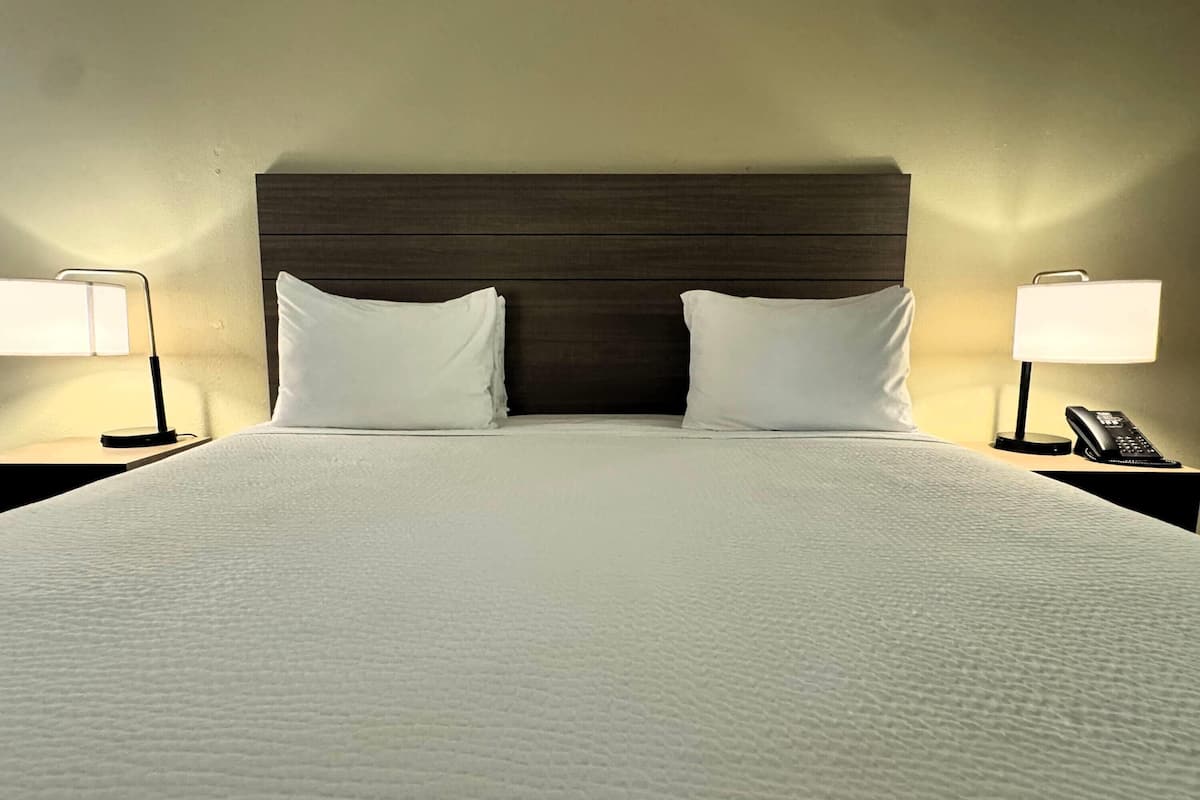 Family Room, Multiple Beds, Non Smoking | Desk, laptop workspace, soundproofing, WiFi (free)