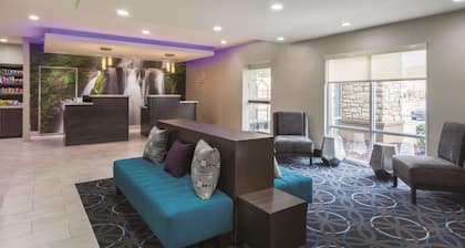 La Quinta Inn & Suites by Wyndham Hopkinsville
