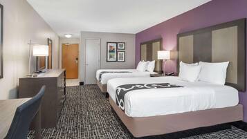 高級寢具、書桌、遮光布/窗簾、熨斗/熨衣板