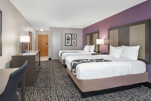 高級寢具、書桌、遮光布/窗簾、熨斗/熨衣板