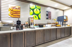 Café da manhã self-service grátis todos os dias